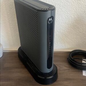Motorola MT7711 24x8 Cable Modem plus AC1900 Dual Band WiFi Gigabit Router voice